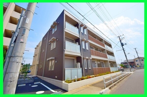 サンクフレールの物件外観写真